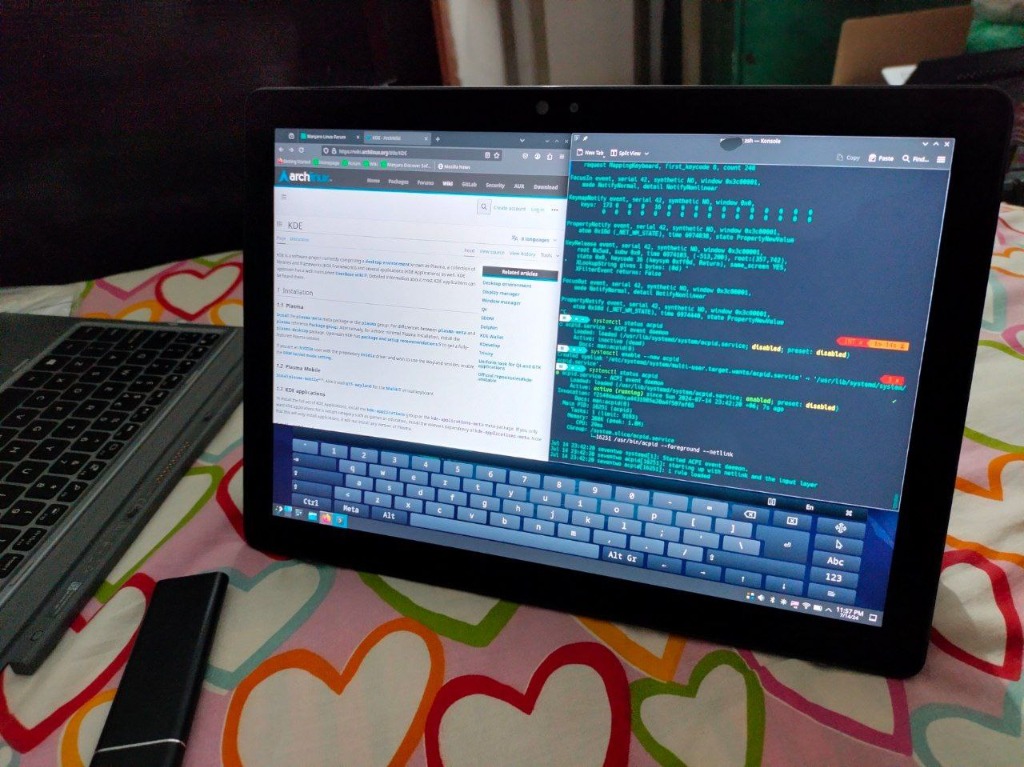 Hands-on terminal session running Arch Linux and systemd services